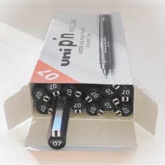 12 штук - Линер Uni Pin 07-200 Fine Line, Чёрный 0.7 мм