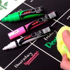 Меловой маркер - жидкий мел Uni Chalk PC-5M пулевидный наконечник 1.8-2.5 мм Флуоресцентно-зелёный