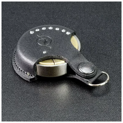 "OL-КОМПАКТ-Кристалл 40" Металлическая оснастка для печати в кожаном чехле чёрного цвета кристаллами Swarovski (диаметр печати 40 мм.)