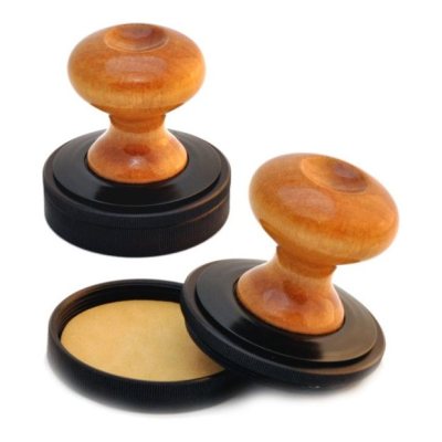 OS-09 Оснастка для печатей "комбинированная настольная" (дерево-металл) с штемпельной подушкой / d=42 мм.